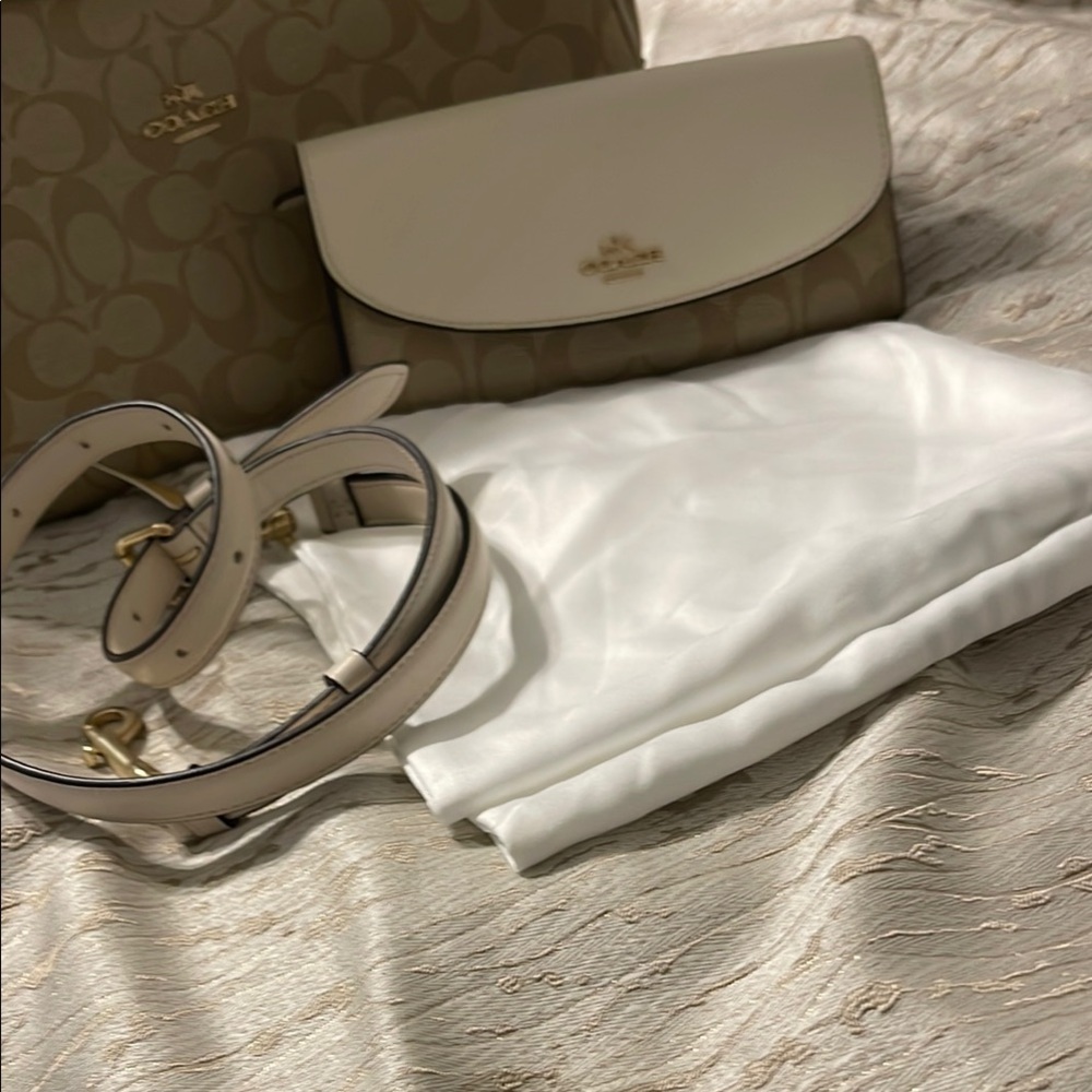 Coach Tan and Cream Shoulder Bag - Picture 2 of 8
